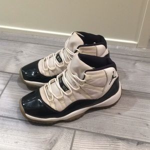Jordan Retro 11 Concord size (6.5 boys) 7.5 womens